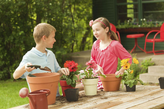 10 Genius Ways to Keep Your Kids Entertained (Without Using a Tablet)