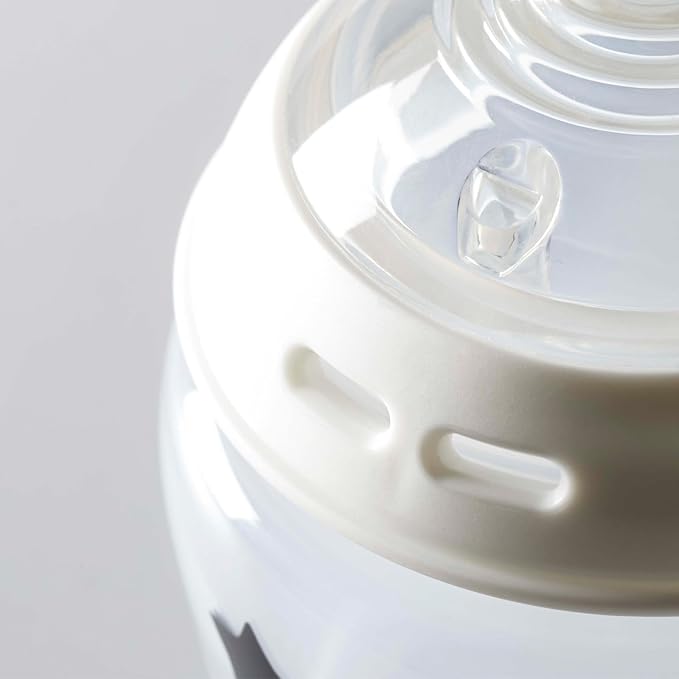 Tommee Tippee Natural Start Anti-Colic 5 oz BPA Free Baby Bottle, Newborn 0+ months, Slow Flow Breast-Like Nipple, Self-Sterilizing, Designed for Seamless Transition Between Bottle & Breast, Pack of 1