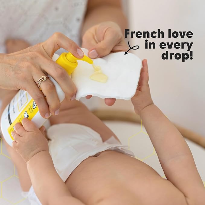 La Petite Creme French Premium Diapering Lotion - Diaper Cream Alternative to Baby Wipes - Gentle Moisturizer & Skin Cleanser with USDA Certified Organic Ingredients - Baby Essentials (20 oz)