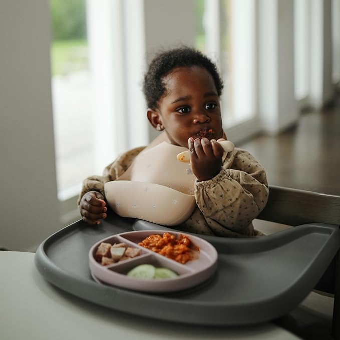 mushie Silicone Suction Plate | BPA-Free Non-Slip Design (Woodchuck)
