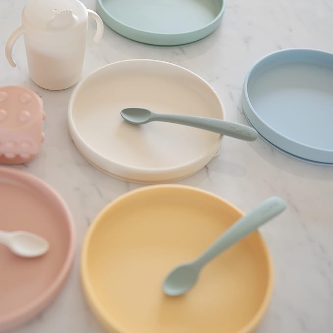 mushie Classic Silicone Suction Plate | BPA-Free Non-Slip Design (Natural)