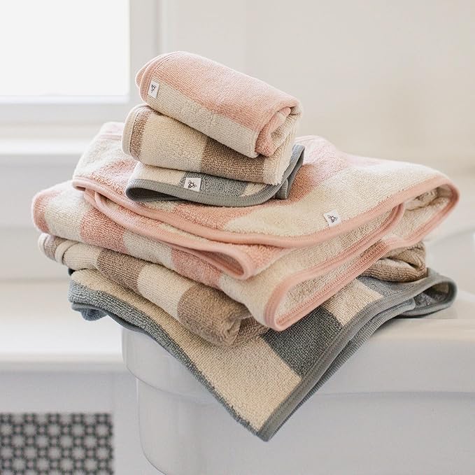 Burt's Bees Baby Hooded Woven Terry Towels Organic Cotton, Unisex Bath Essentials, Soft Nursery Towel for Infants, Toddlers, Kids